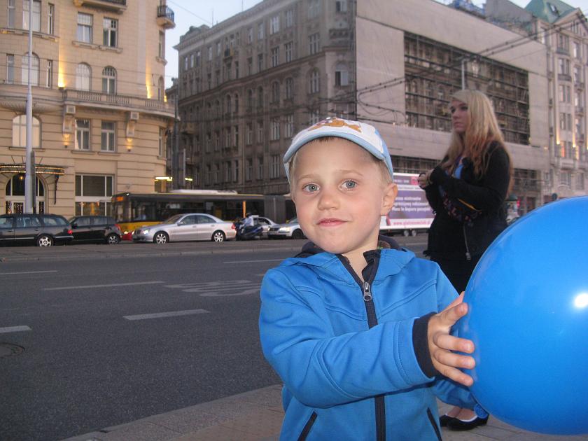 IMG_3666.JPG - Zza krakowskiego balonika, który zaraz potem nam uciekł . . . .