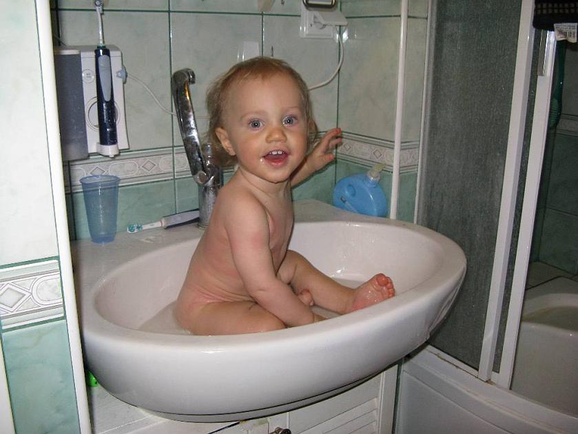 20090123-IMG_7615.JPG - Ostatnia (?) k�piel  w umywalce