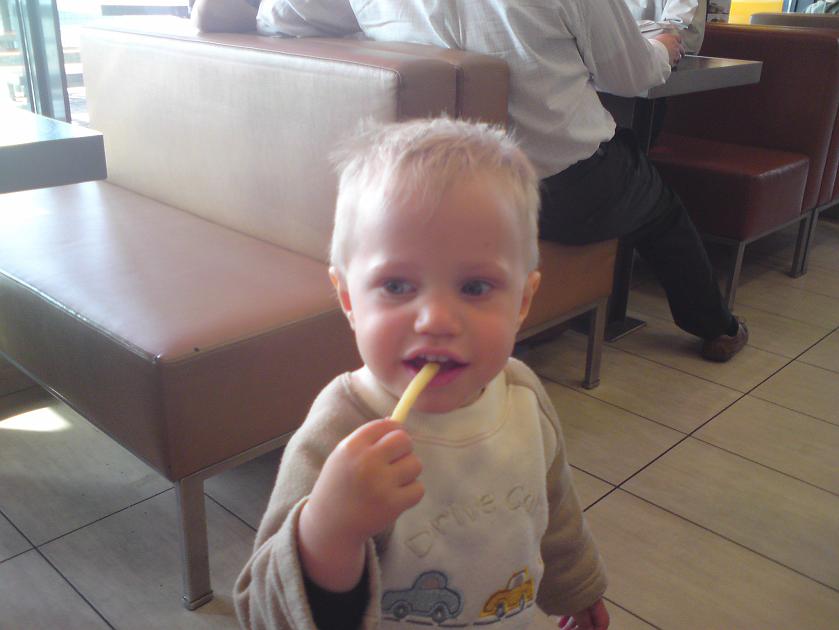 20090618-06-DSC00562.JPG - McD w Częstochowie - świetne frytki!