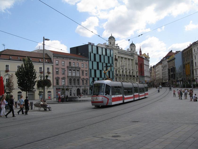 IMG_0333.JPG - W Brnie te� s� fajne tramwaje