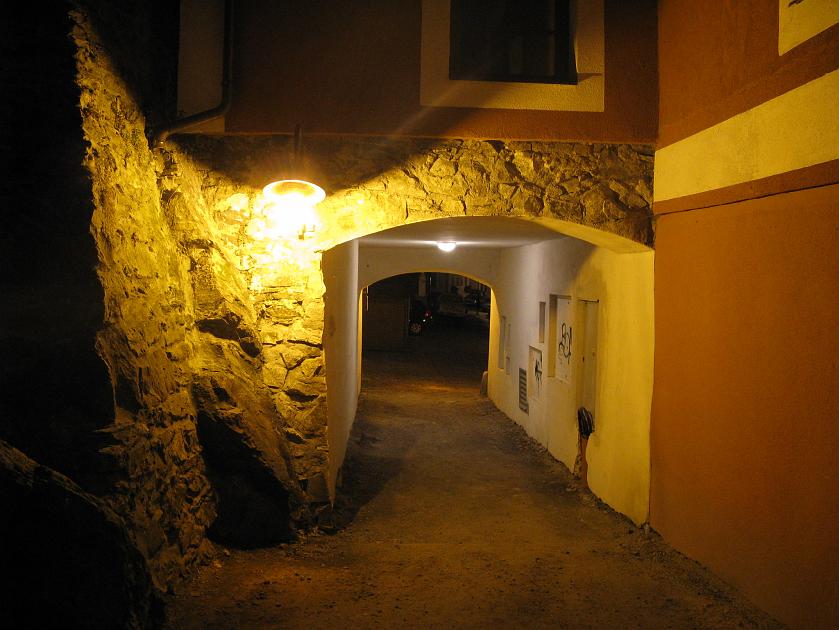 IMG_1041.JPG - Hotel Mlyn - przej�cie na Parkan noc�