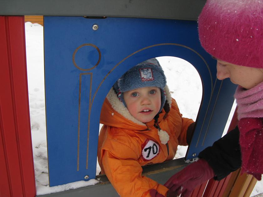 IMG_2482.JPG - Miś z okienka