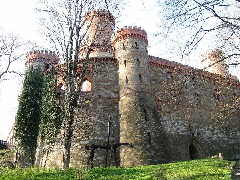 IMG_3720.JPG - Kamieniec Ząbkowicki - odbudowany zamek