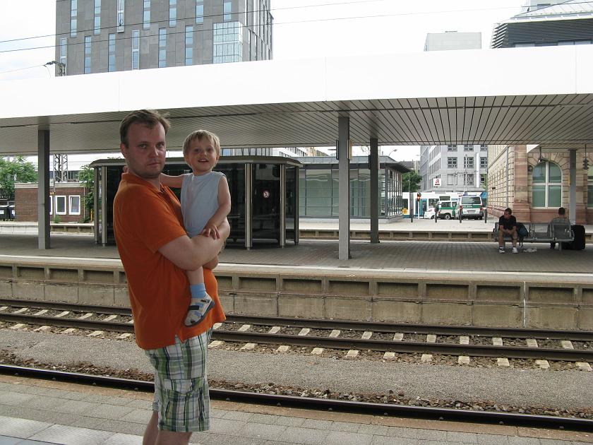 IMG_4772.JPG - Wojtek na Mannheim Hauptbahnhof