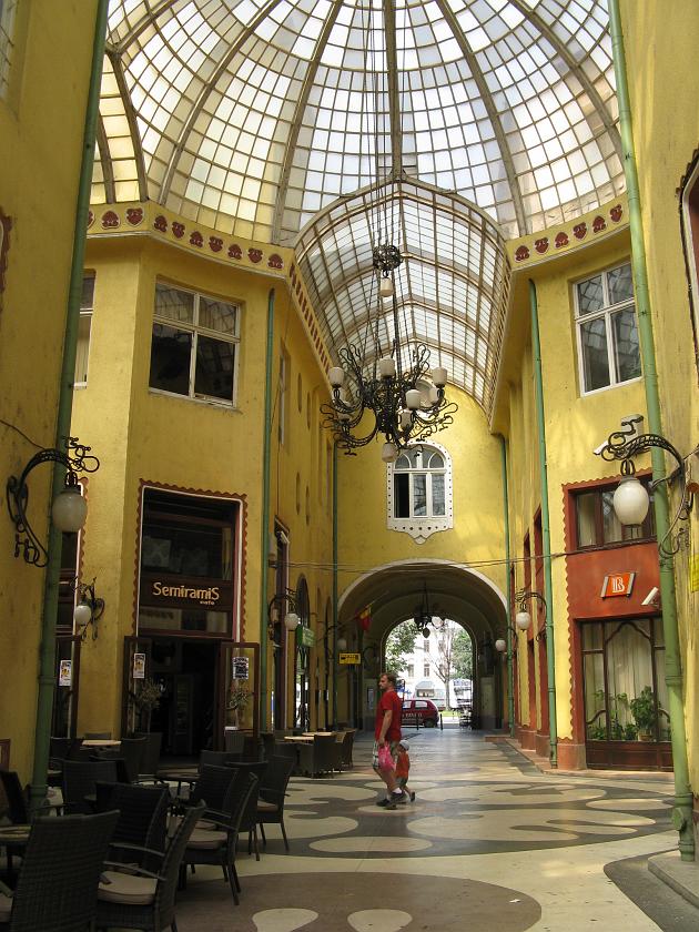 IMG_5655.JPG - Pasaż w Palatul Vultutul Negru w Oradei