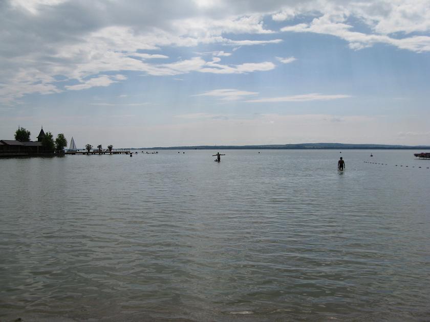 IMG_8422.JPG - A tutaj Wojtek przewraca tatusia ;) (100m od brzegu, a wody tam miał po pachy ledwie)