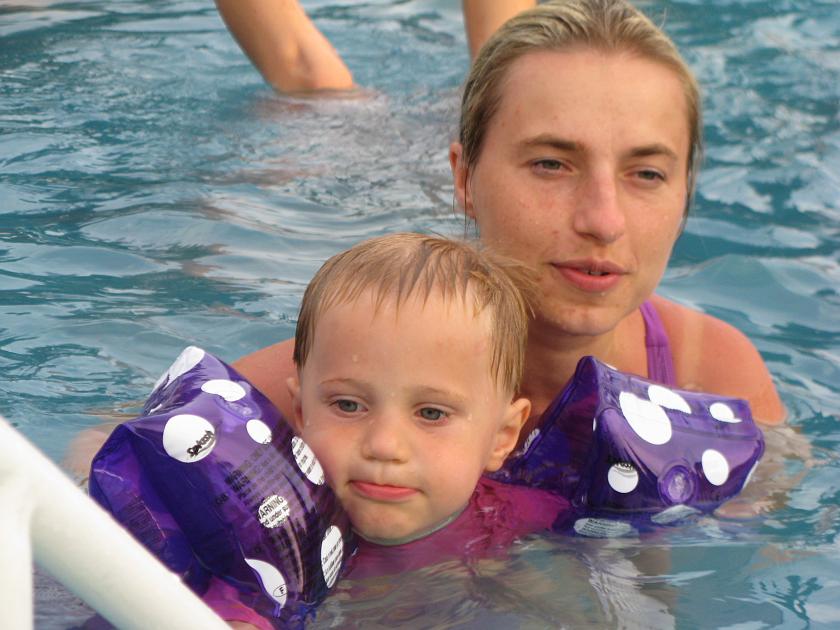 IMG_8865.JPG - A tu z mamą w basenie