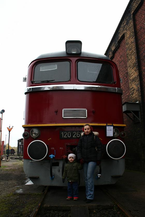 IMG_4449.JPG - Muzeum kolejnictwa w Chemnitz - wycieczka z "Gagarinem" w tle(M62 z Ługańska, w Polsce zwana ST44)