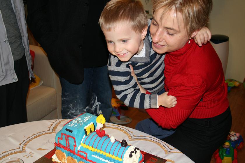 IMG_4855.JPG - I zdmuchnięte! Sto lat! Sto lat!