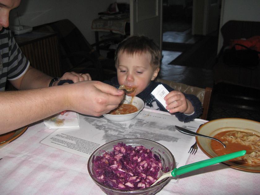 IMG_0226.JPG - Taki głodny był, jak nigdy! Ale biletów nie puścił . . .