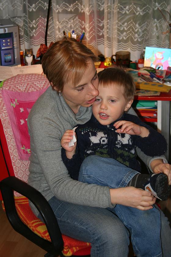 IMG_5261.JPG - Przebieranie u Magdy przy biurku . . .