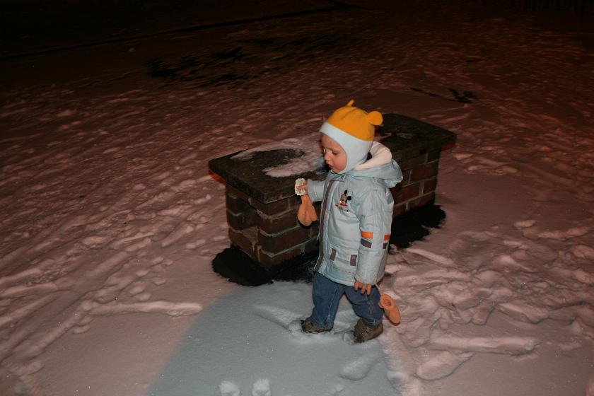 IMG_5306.JPG - . . . i nadal ma bilety w ręku, nie odpuści!