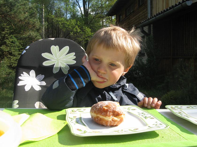 IMG_1051.JPG - Jaki pyszny pączek!