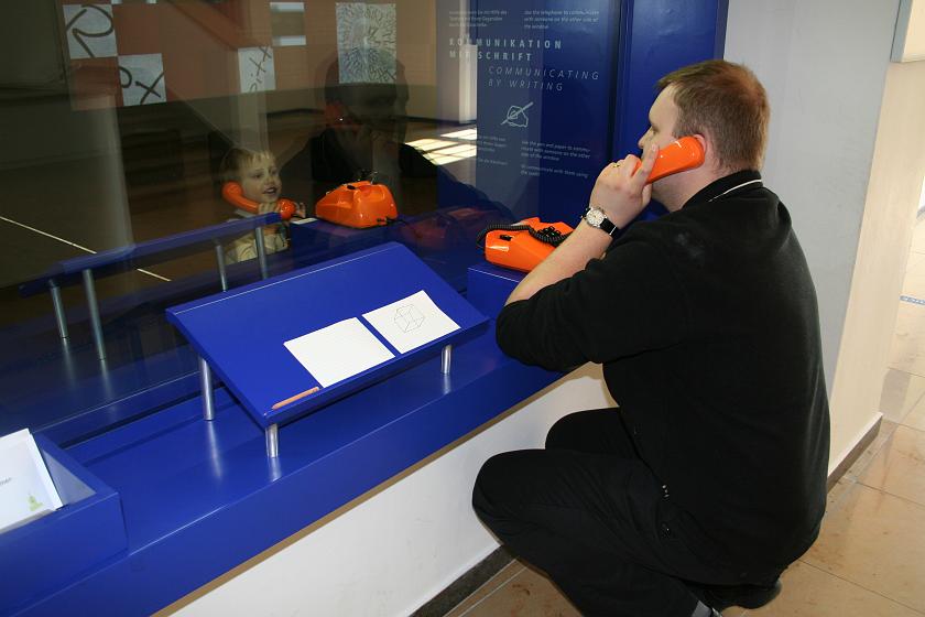 IMG_7731.JPG - Rozmowa z tatą w Muzeum Komunikacji