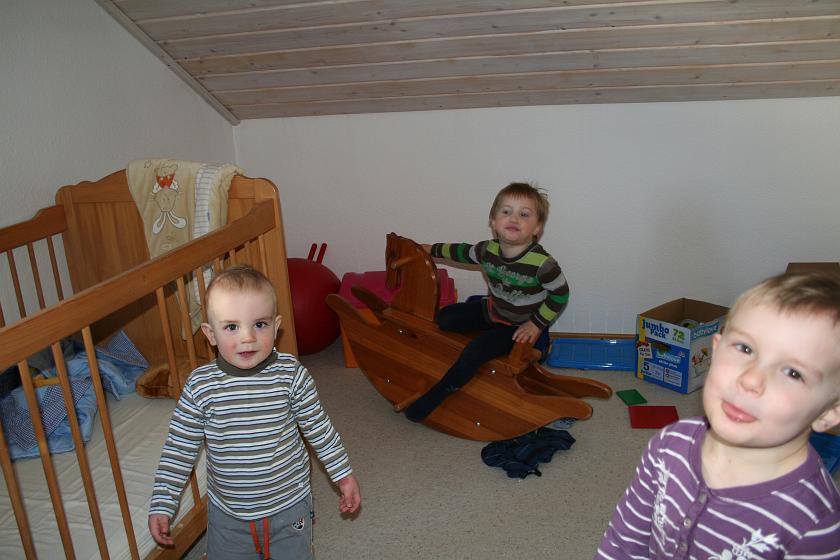 IMG_8415.JPG - Dzieciaki bawią się setnie!