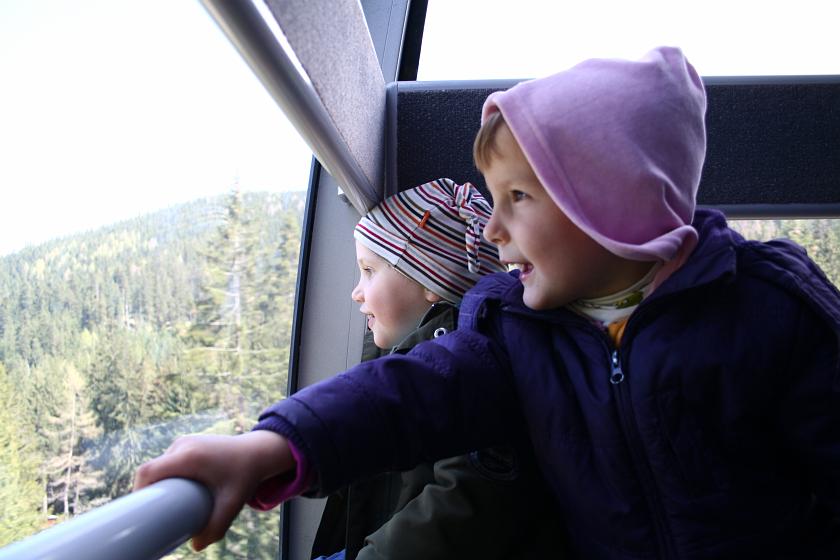 IMG_9684.JPG - Dzieciaki w kolejce z Kasprowego