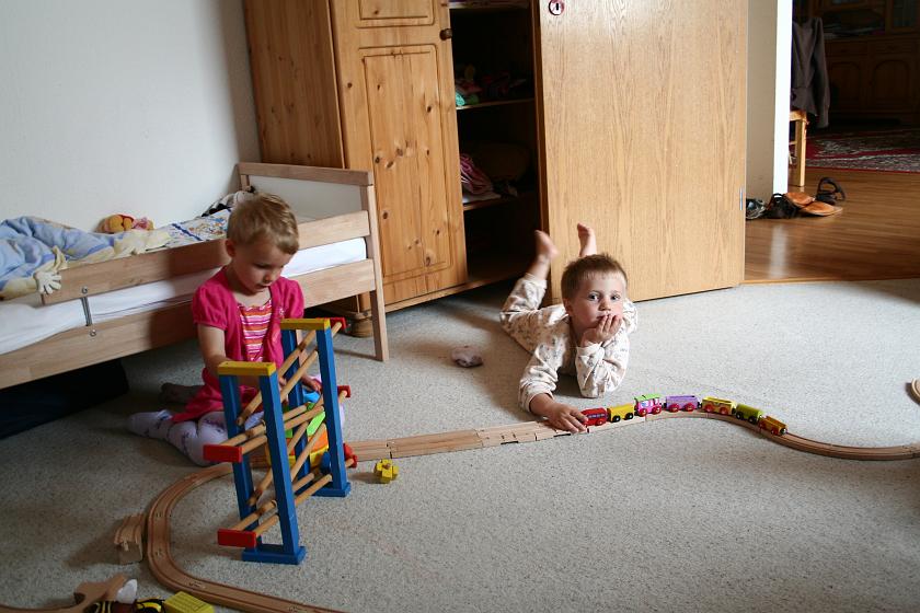 IMG_0765.JPG - Fajnie jest się bawić kolejką