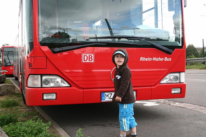 IMG_1039.JPG - Przy autobusie w Ingelheim