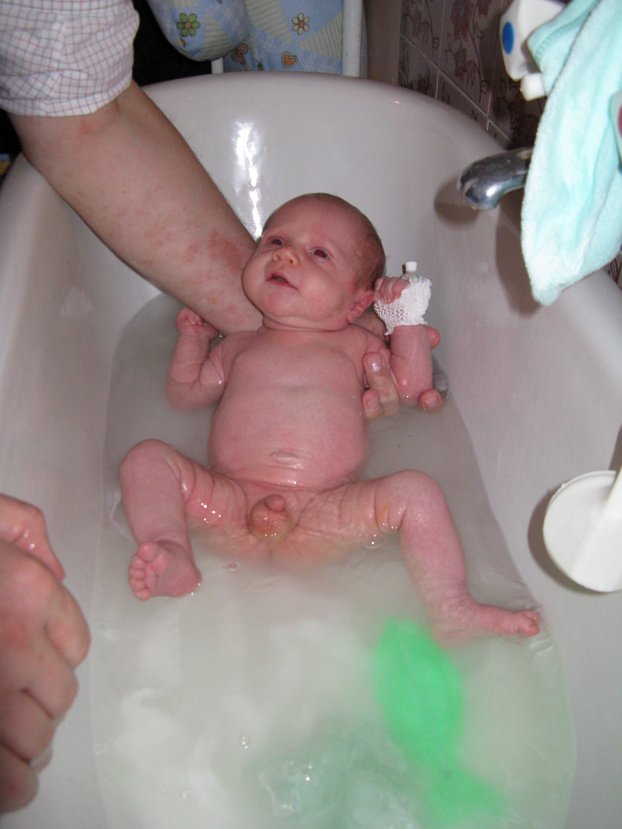 2007-12-12_0458.jpg - (2007-12-12) Polubiłem kąpanie!