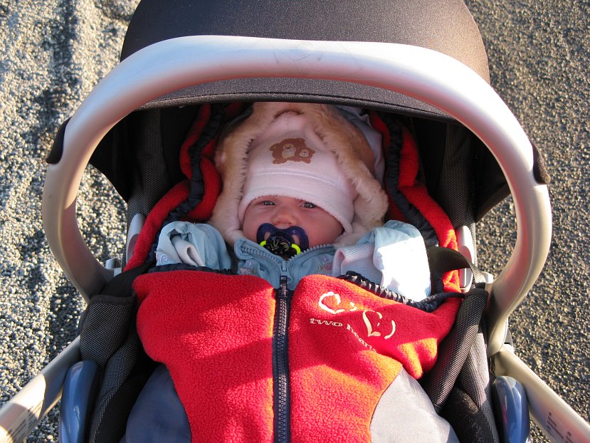 2008-01-12_0664.jpg - (2008-01-12) Na spacerze jest fajnie!