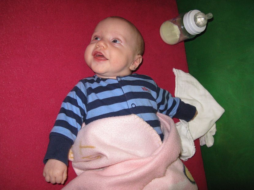 2008-01-17_0802.jpg - (2008-01-17) Po opróżnieniu flaszki człowiek jest szczęśliwszy.