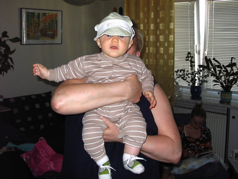 20080601-Wojtek_008.jpg - (2008-06-01) Mały zawadiaka