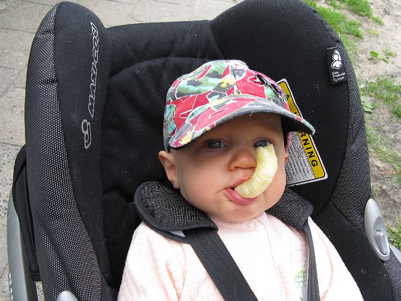 20080722-IMG_3796.jpg - (2008-07-22) Cygaro? Nie, chrupek ;-)