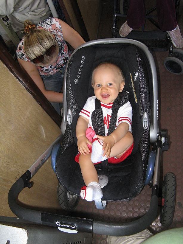 20080807-IMG_4310.jpg - (2008-08-07) Wojtek w SKM